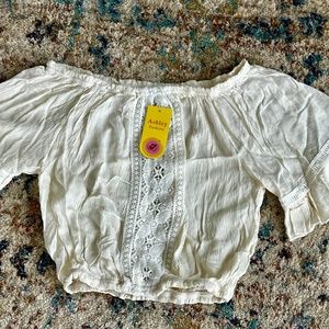 Ashley Fashion Cropped Top